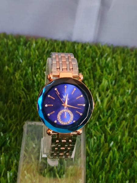 New style fashionable women's watch female student steel band niche temperament leisure sports life waterproof quartz watch